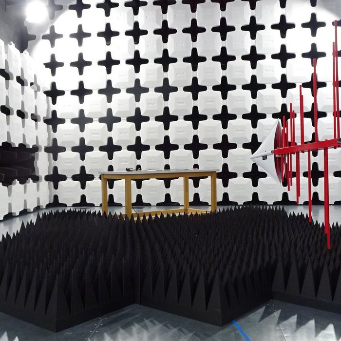 Anechoic chamber with antenna testing equipment 