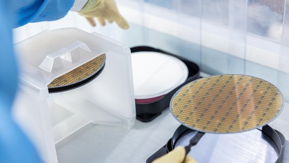 Handling Semiconductor Wafer